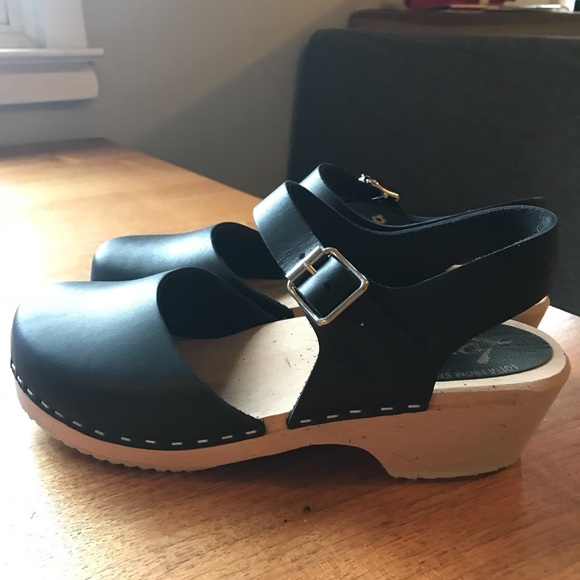 lotta low heel clogs